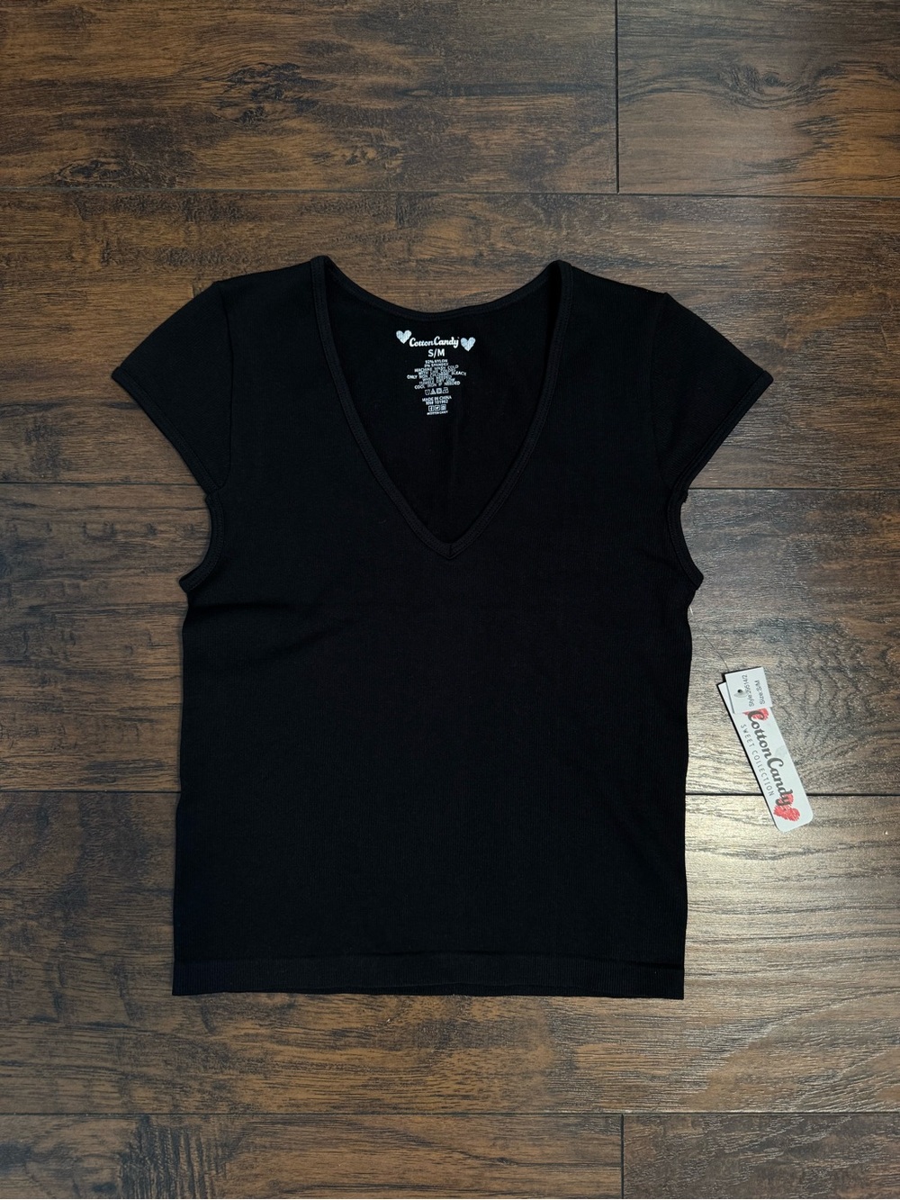 Womenβs Black V-Neck Short Sleeve Top